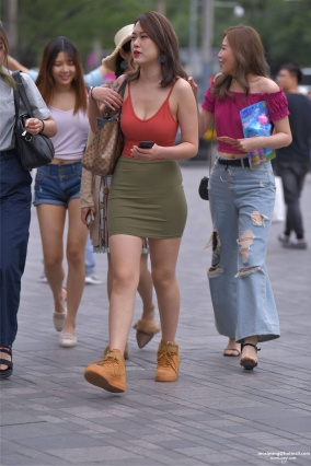 ZX短靴DQ【25P】逛街的超短包裙大长腿美女套图