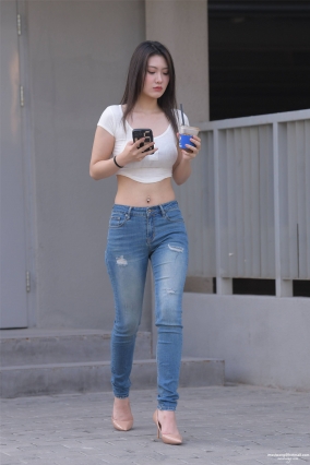 6436洋葱NZK【550P】逛街的小蛮腰牛仔裤长腿小姐姐套图