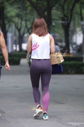 紧致，极度饱满圆润美臀 女友
