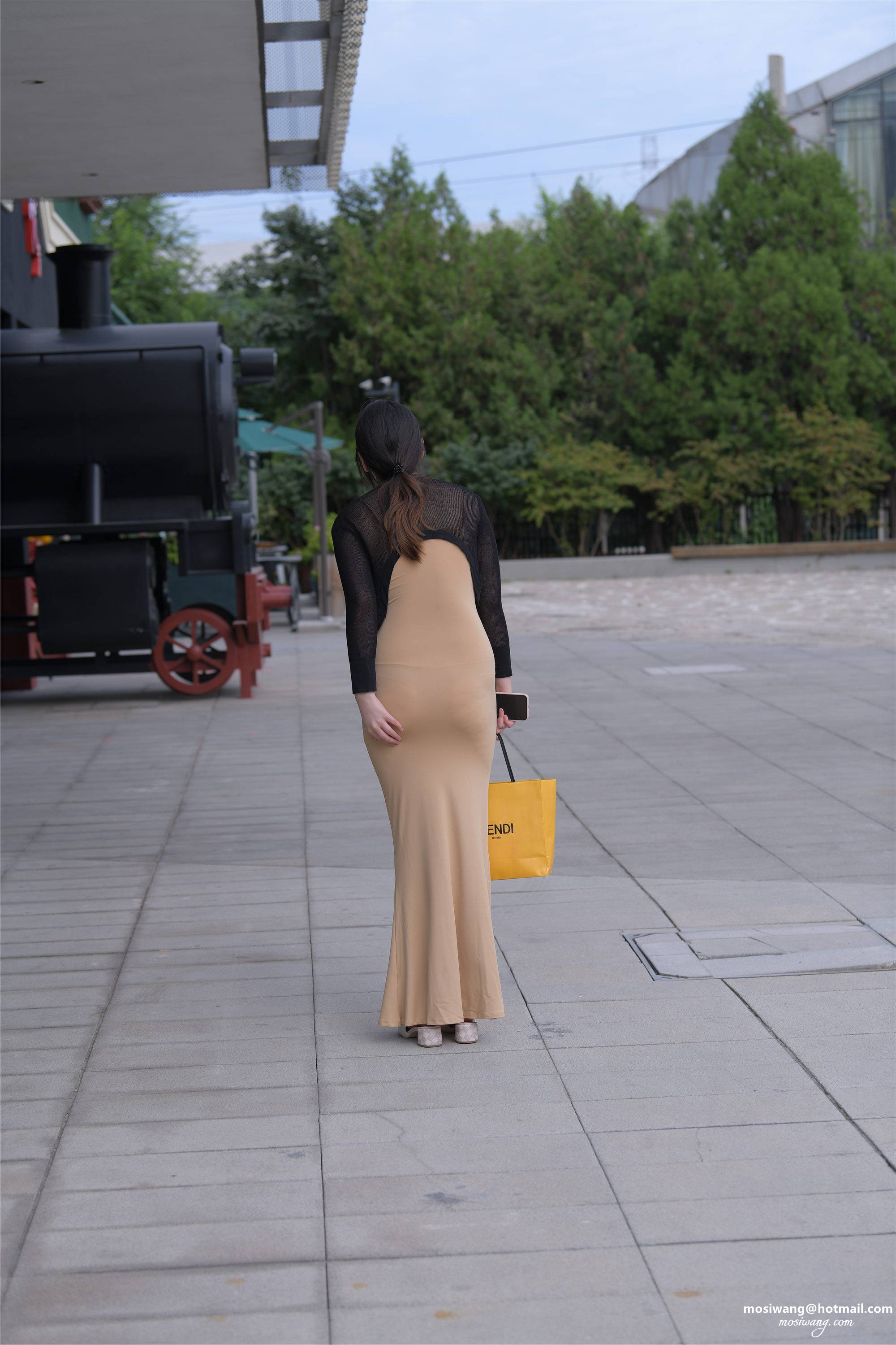 5401斑驳光影-长Q包Q【912P】紧身包臀长裙长腿美女套图