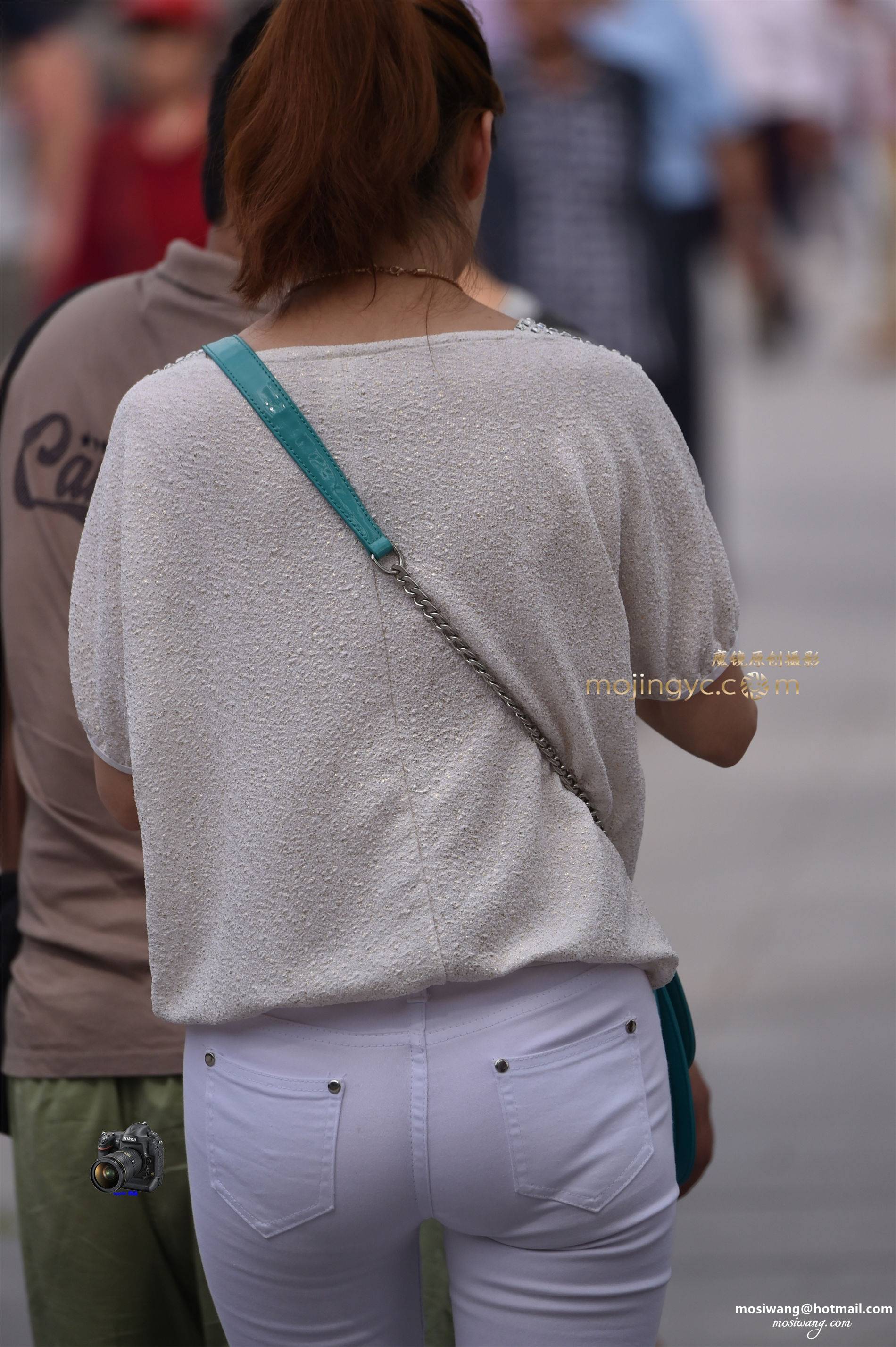 28-2015-06-23紧身白裤妇妇 特写 [28P]-144224oc86cf228wdzzwdm.jpg