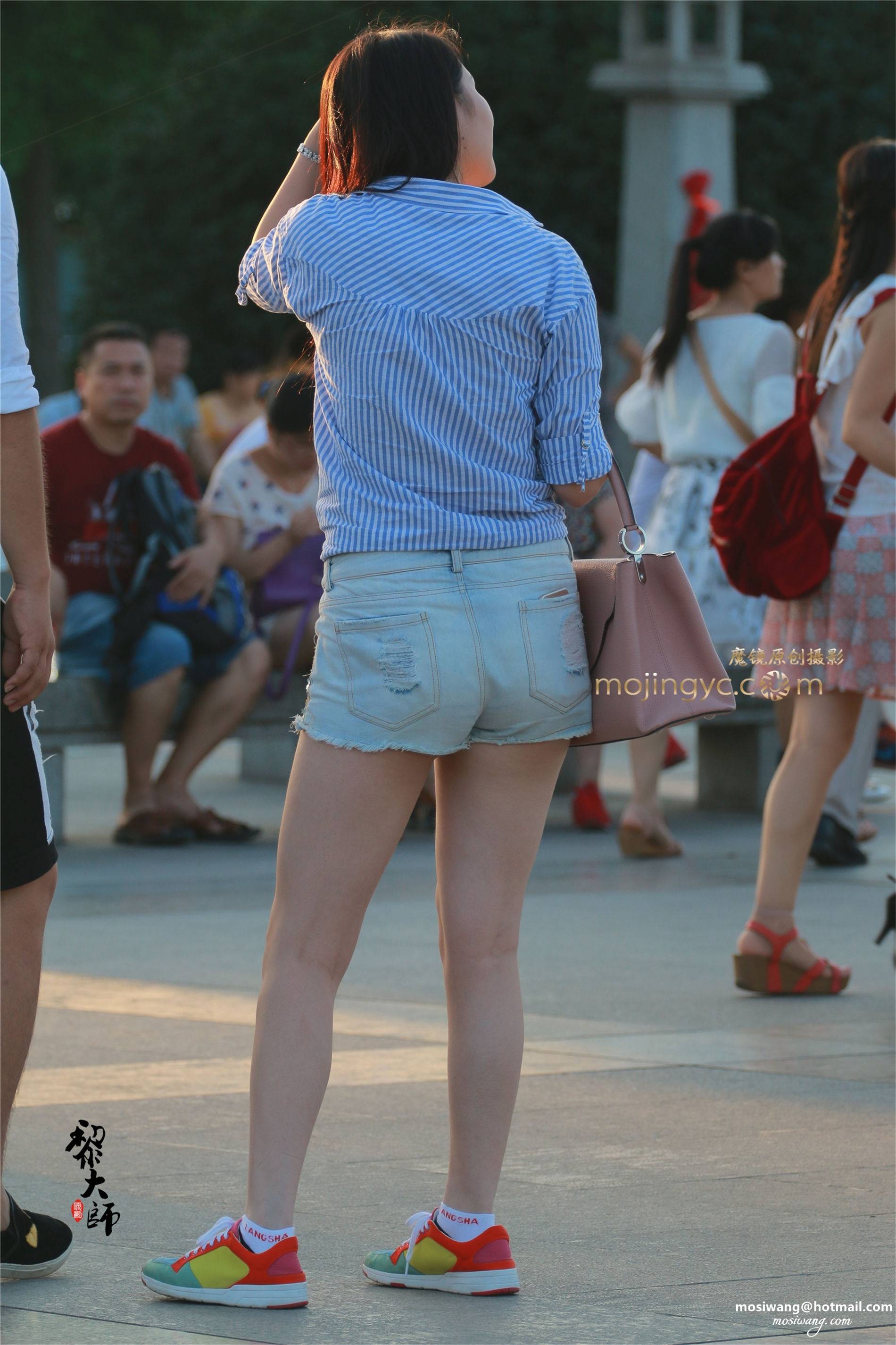 31-夕阳下的美腰：那阳光照耀下各种动作，性感小肚皮。 [30P]-194225bgm8xvv7r0e0z497.jpg