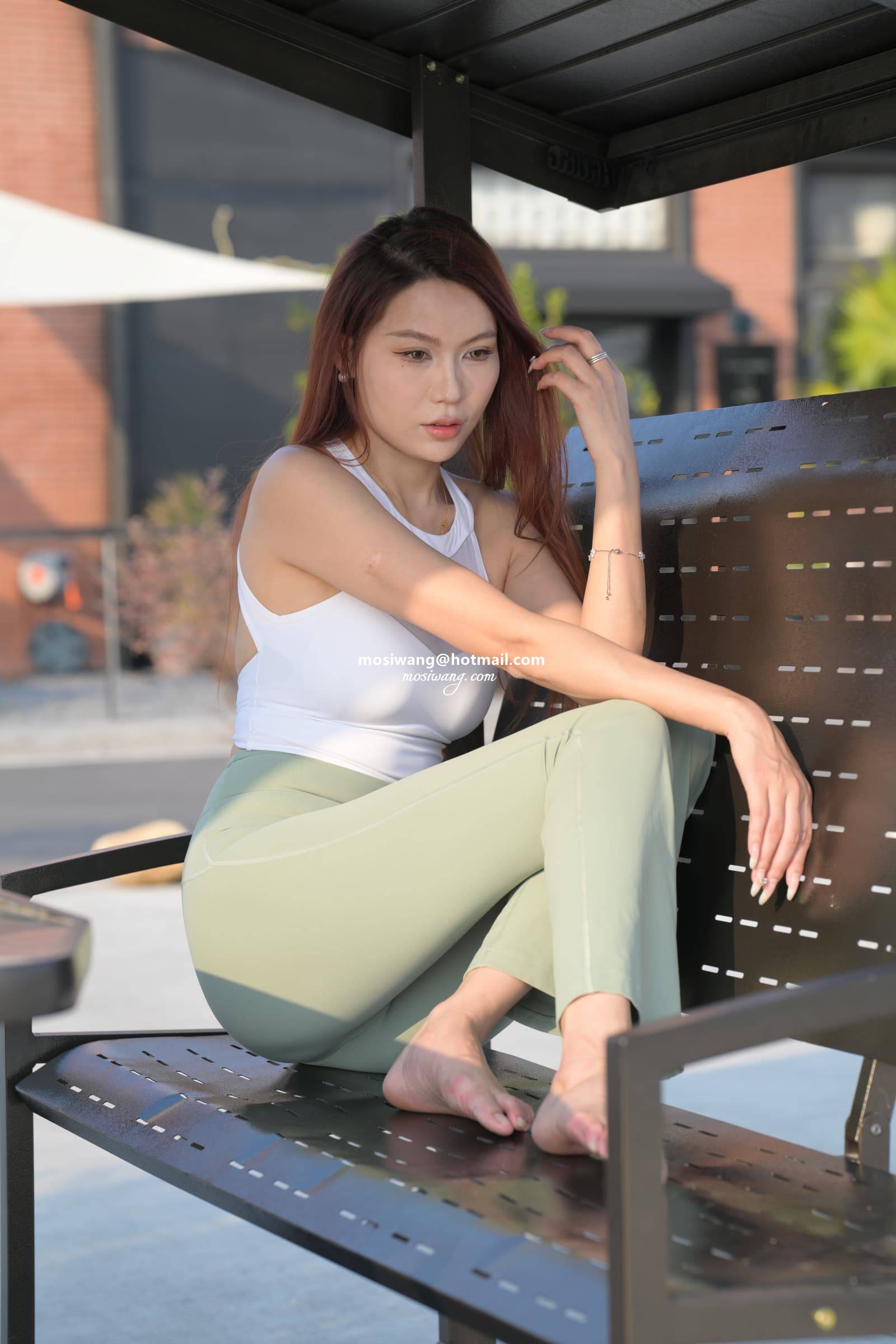 mosi520.com-1 (924)-给此邮箱发邮件：mosiwang@hotmail.com.jpg
