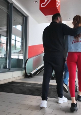 74470红色紧身裤瑜伽裤长腿美女视频