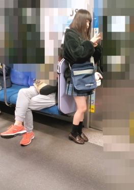 72570每天下班回家遇到的jk短裙白腿小姐姐视频