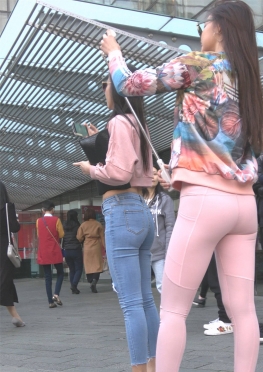 75090-75091粉色紧身裤牛仔裤长腿美女视频