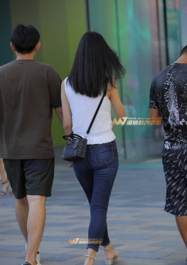 身材不赖的紧牛女友