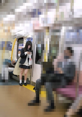 72563地铁上偶遇短裙白腿小姐姐视频