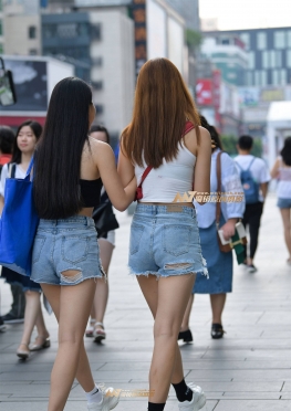 小姐姐小姐姐 牛仔热裤大长腿女孩