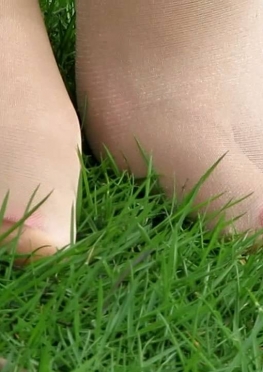 73395-73400人来人往的楼道换肉丝足的长腿美女视频