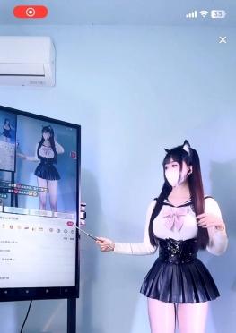 75055直播的黑色超短裙黑丝长腿美女视频