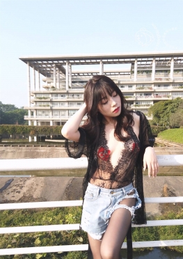 72634-72636裤里丝牛仔热裤黑丝足大长腿美女视频