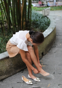 DXG-Z5-2-019【248P】教室里的短裙肉丝足长腿美女同--套图