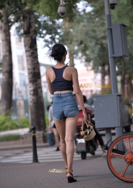 性感热裤少妇