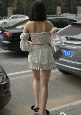 似短裤白裙【486P】魔镜街拍第一站白色短裙大白腿长腿美女