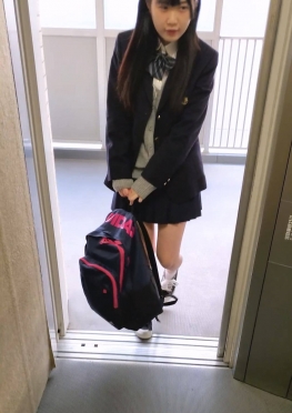 72568每天下班回家遇到的jk短裙白腿小姐姐视频