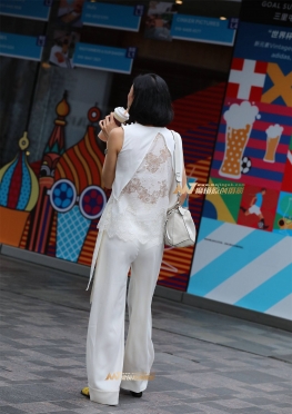 性感熟女 3a街拍美术馆