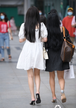 34221【105P】两位短裙女孩套图，哪个更好看呢？