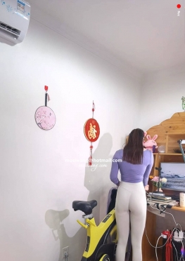75837-75839在家里健身的紧身裤瑜伽裤大长腿美女视频