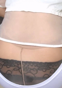 73380-73394穿着黑色蕾丝内透明紧身裤长腿美女逛商场视频