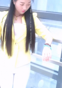 73589-73593搭讪单纯可爱的短裙肉丝足长腿美女同学视频