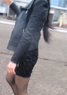 72016-72022走楼梯去天台脱黑丝的短裙长腿肉丝美女视频