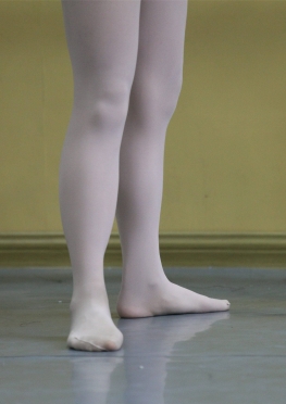 DXG-W017【291P】教室练习的舞蹈生白丝足长腿女同--套图