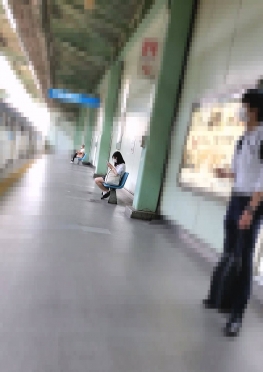 72572每天下班回家遇到的jk短裙白腿小姐姐视频