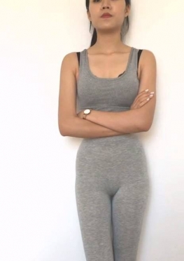 71519-71522来家里做客的紧身裤长腿美女同--视频