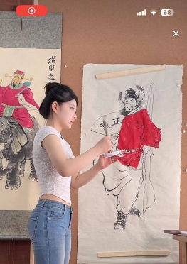75493爱画画的紧身蓝色牛仔裤美女视频