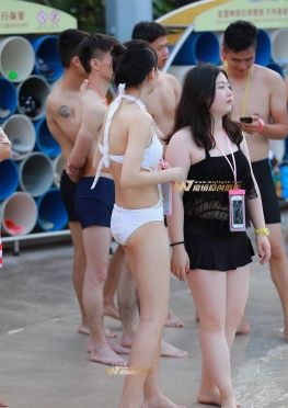 绑带 白色比基尼 MM大白腿长腿小姐姐