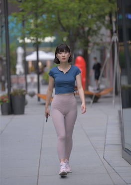6772过往短发-瑜伽K【503P】逛街的灰色紧身瑜伽裤长腿女孩