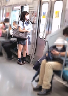 72584每天下班回家遇到的jk短裙白腿小姐姐视频