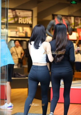 美胸，美女，成都街拍两位紧身裤长腿美女