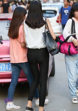 黑裤，纤细长腿小姐姐