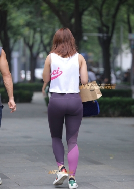 紧致，极度饱满圆润美臀 女友