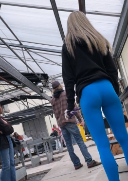 74379紧身瑜伽裤长腿美女视频