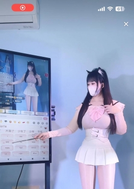 75543-75548白色超短裙大长腿肉丝足美女视频
