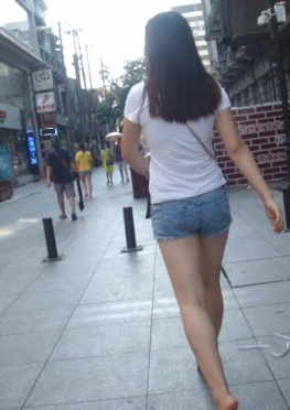 59733-59734-59735逛街的紧身牛仔热裤翘臀大白腿美女视频