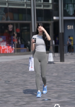33793【449P】魔镜街拍第一站逛街的紧身裤瑜伽裤女孩套图