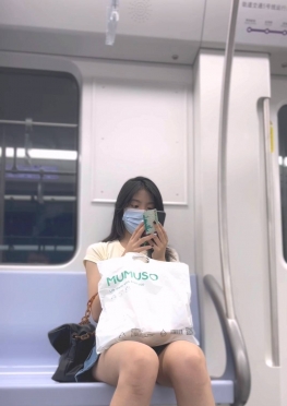 73787逛商场的大长腿女同学视频