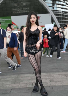7641HES网W【65P】大长腿小姐姐逛街套图