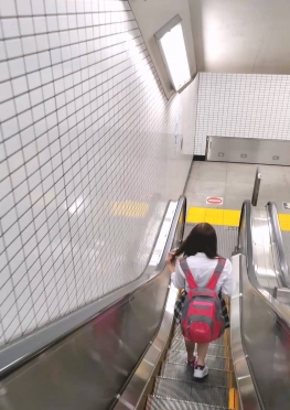 72567每天下班回家遇到的jk短裙白腿小姐姐视频