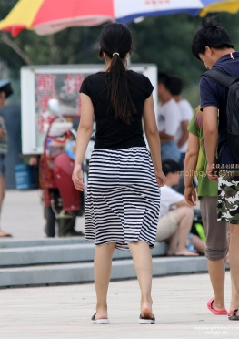 人过留香 街拍长裙小姐姐