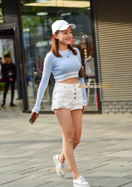 人小bo大 古灵精怪 甚是可爱